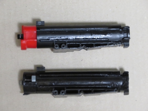 排莢式SPAS-12と同M870の内部を比較 - 新兵＠さんの日記
