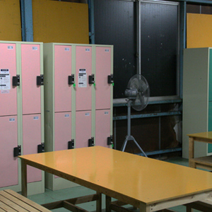 locker1.jpg